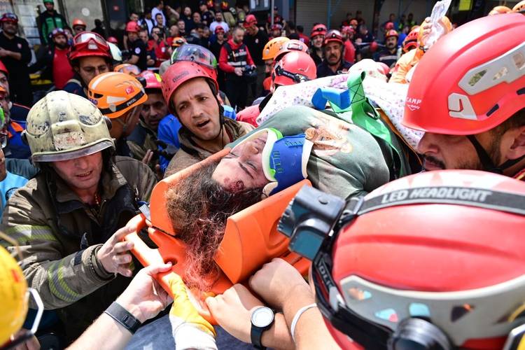 Çöken binadan kurtarılan 2 yaralı daha taburcu edildi 10